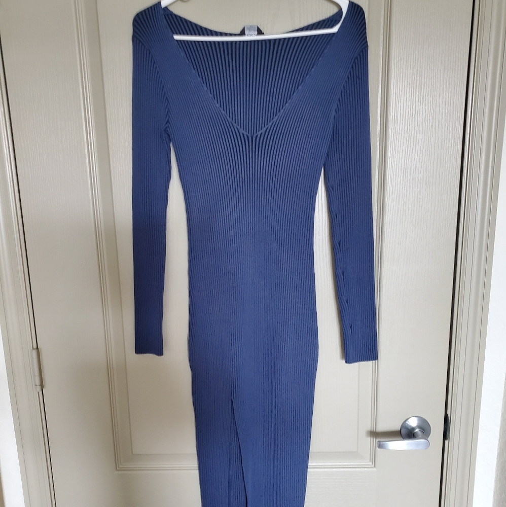 NWOT bebe bandage dress with a slit. Size XS